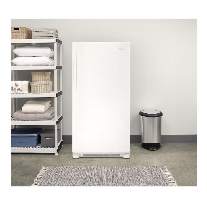 Whirlpool 19.6-cu ft Frost-free Upright Freezer ( White )
