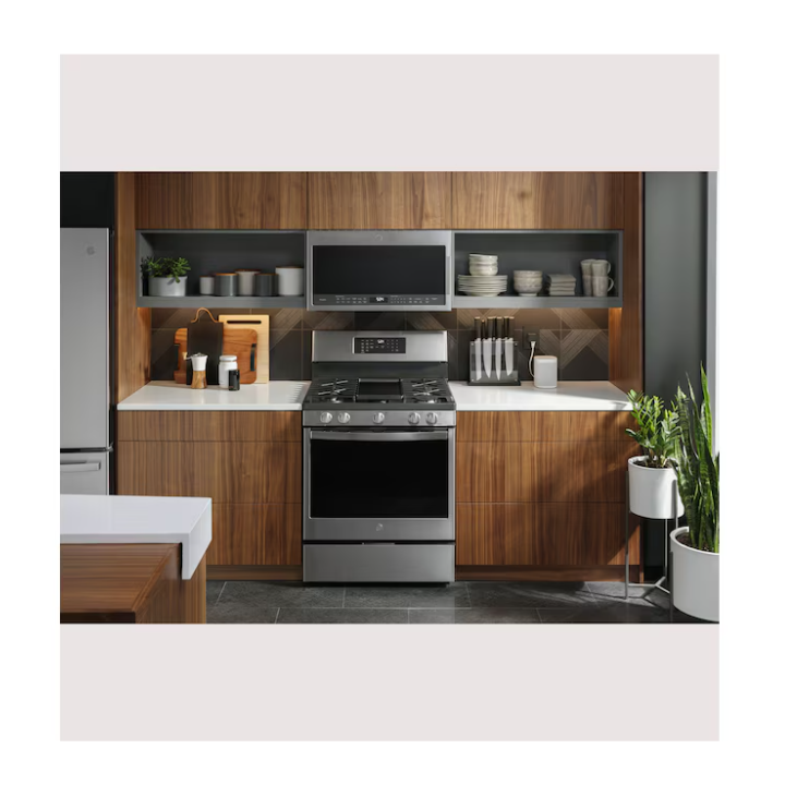 GE Profile 30-in 5 burners 5.6-cu ft Air Fry Convection Oven Freestanding Natural Gas Range ( Fingerprint Resistant Stainless Steel )